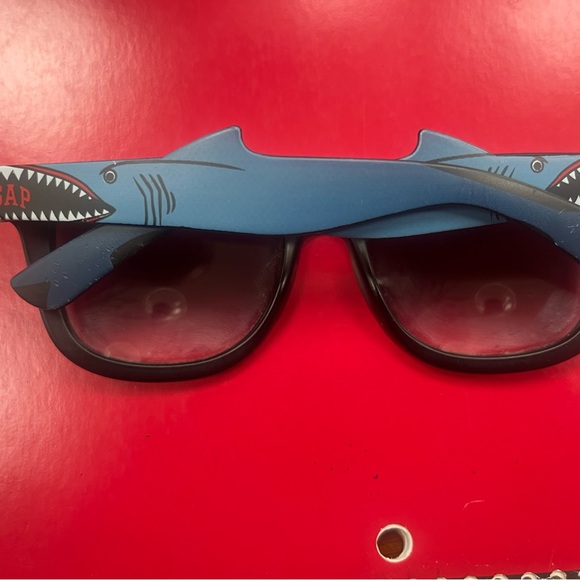 Gap sunglasses 3-8 - Picture 4 of 9